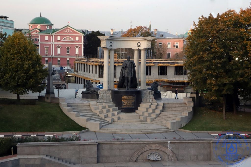 Памятник Александру II